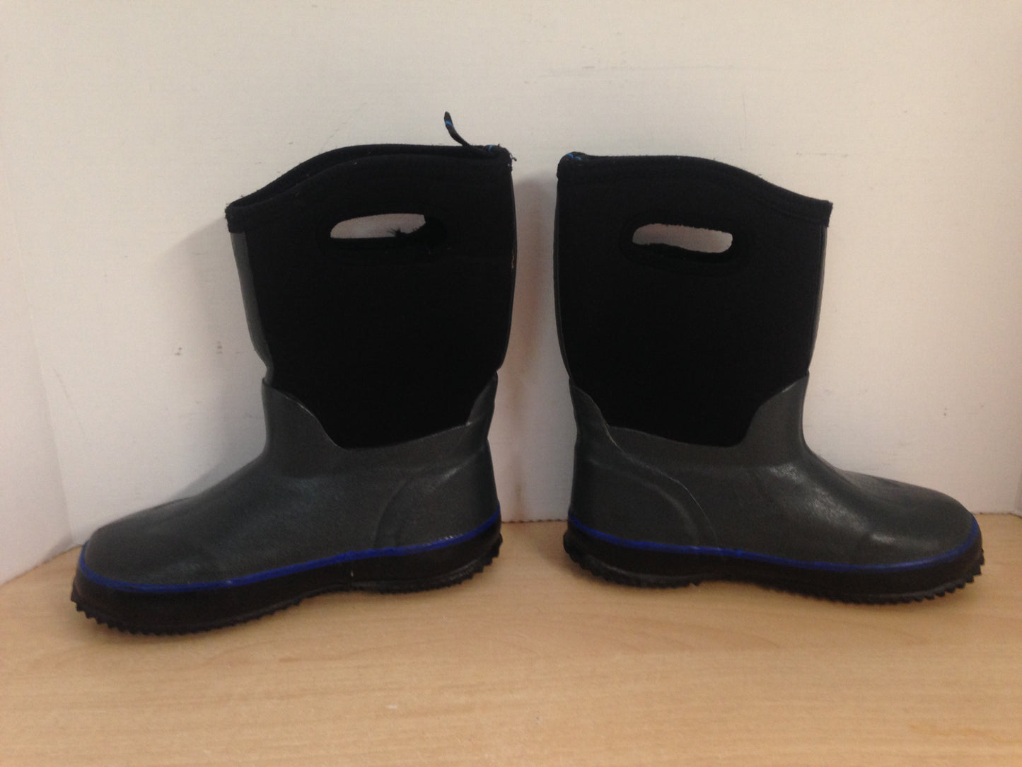 Bogs Style Child Size 3 Pods Black Grey Neoprene Rubber Rain Winter Snow Waterproof Boots