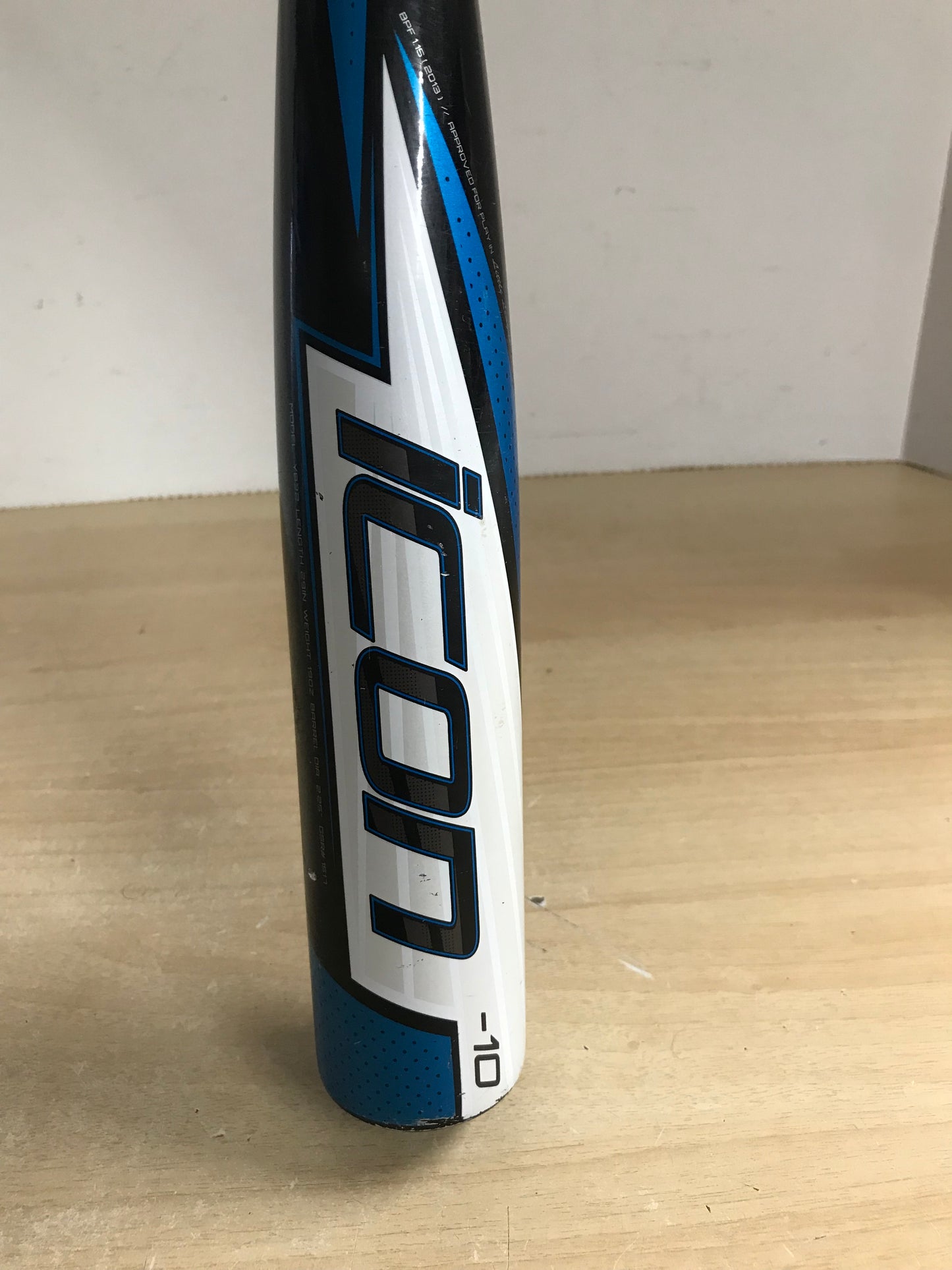 Baseball Bat 29 inch 19 oz Easton Icon Blue Black Outstanding Quality
