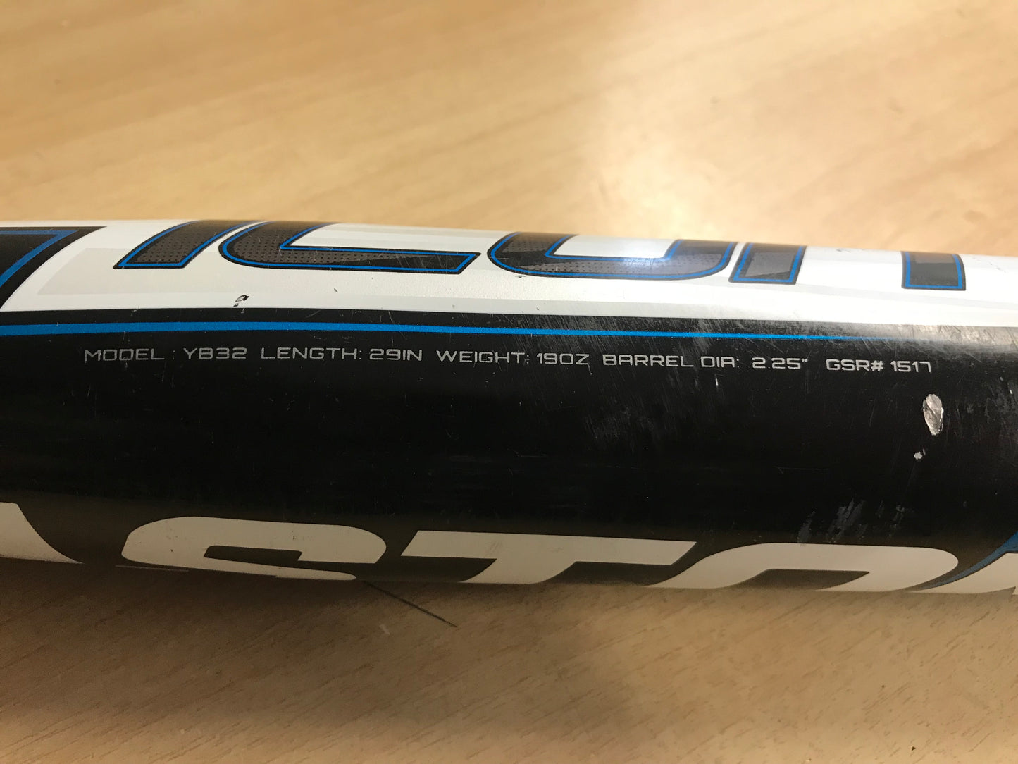 Baseball Bat 29 inch 19 oz Easton Icon Blue Black Outstanding Quality