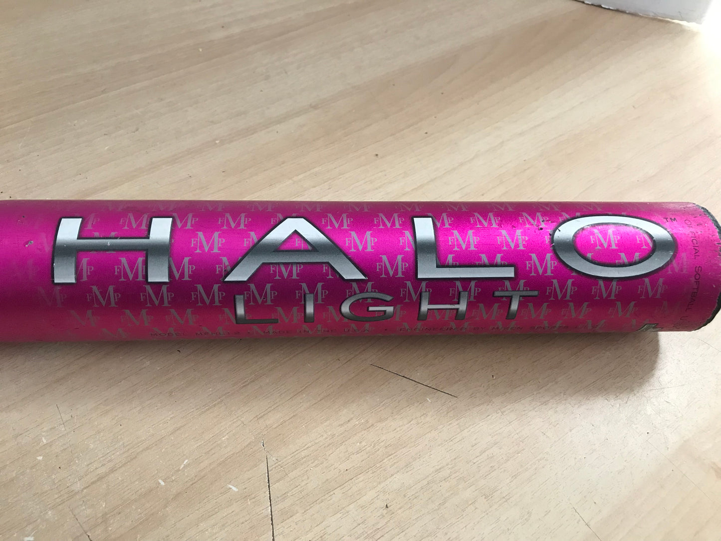 Baseball Bat 30 inch 18 oz  Miken Halo Light Softball Pink