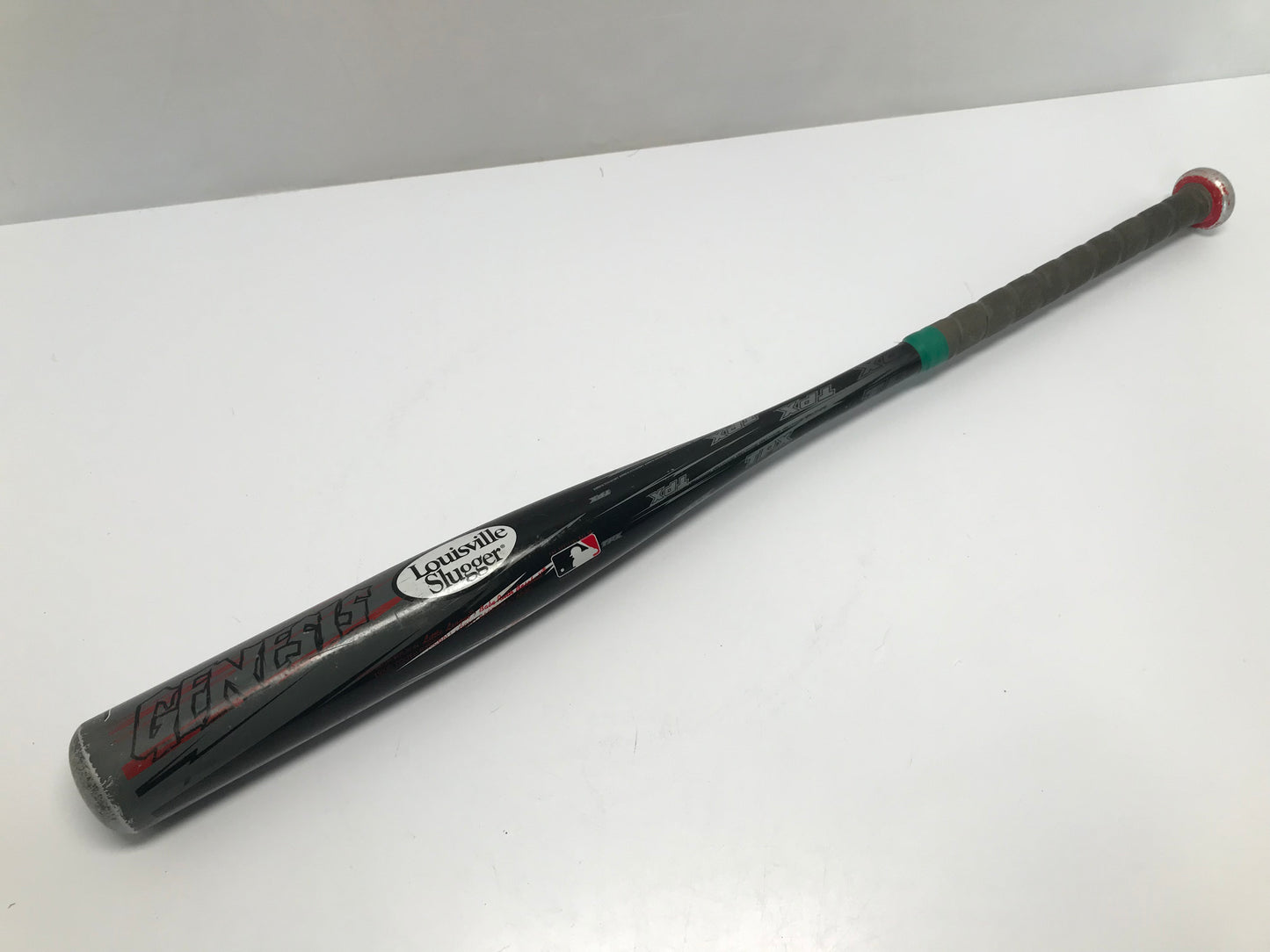 Baseball Bat 30 inch 20 oz  Louisville Slugger TPX Genesis Black