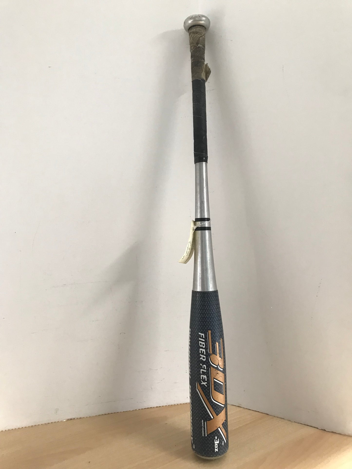 Baseball Bat 30 inch 27 oz  Worth 3DX Fiber Flex Baseball Black Grey