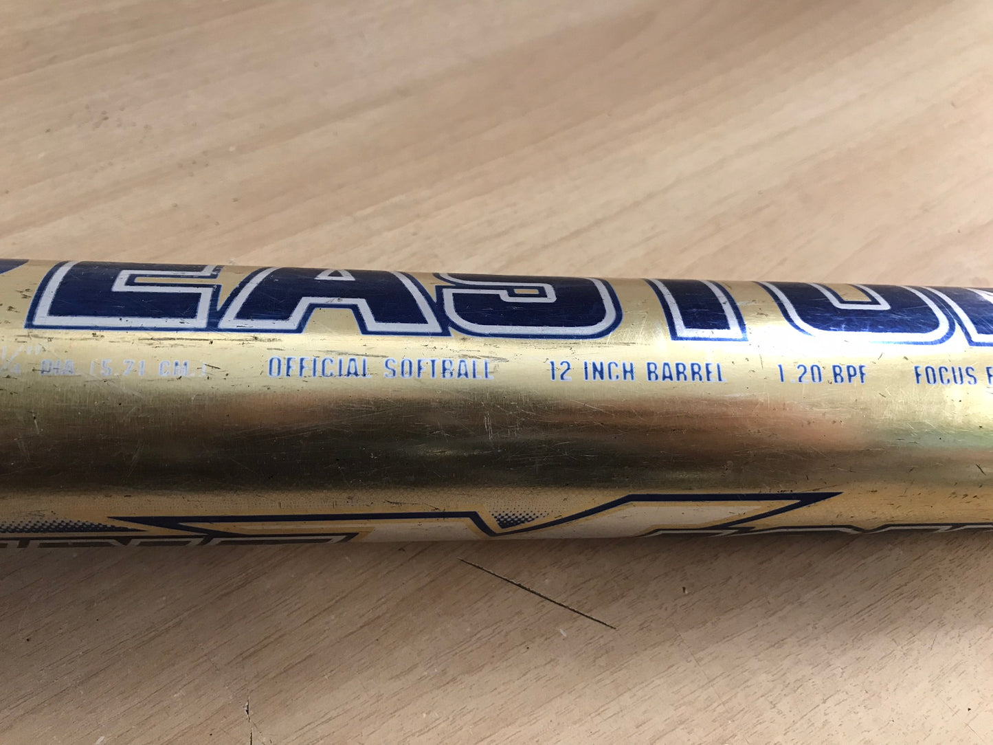 Baseball Bat 34 inch 28 oz Easton Conne Xion Champion Softball Gold Blue