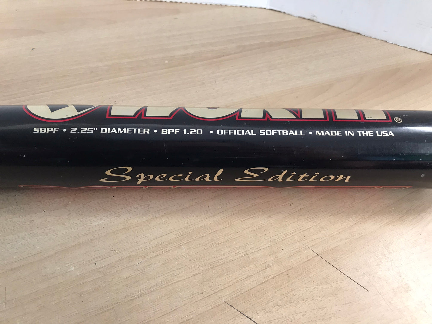 Baseball Bat 34 inch 28 oz Worth Special Edition Softball Gold Red Black Excellent