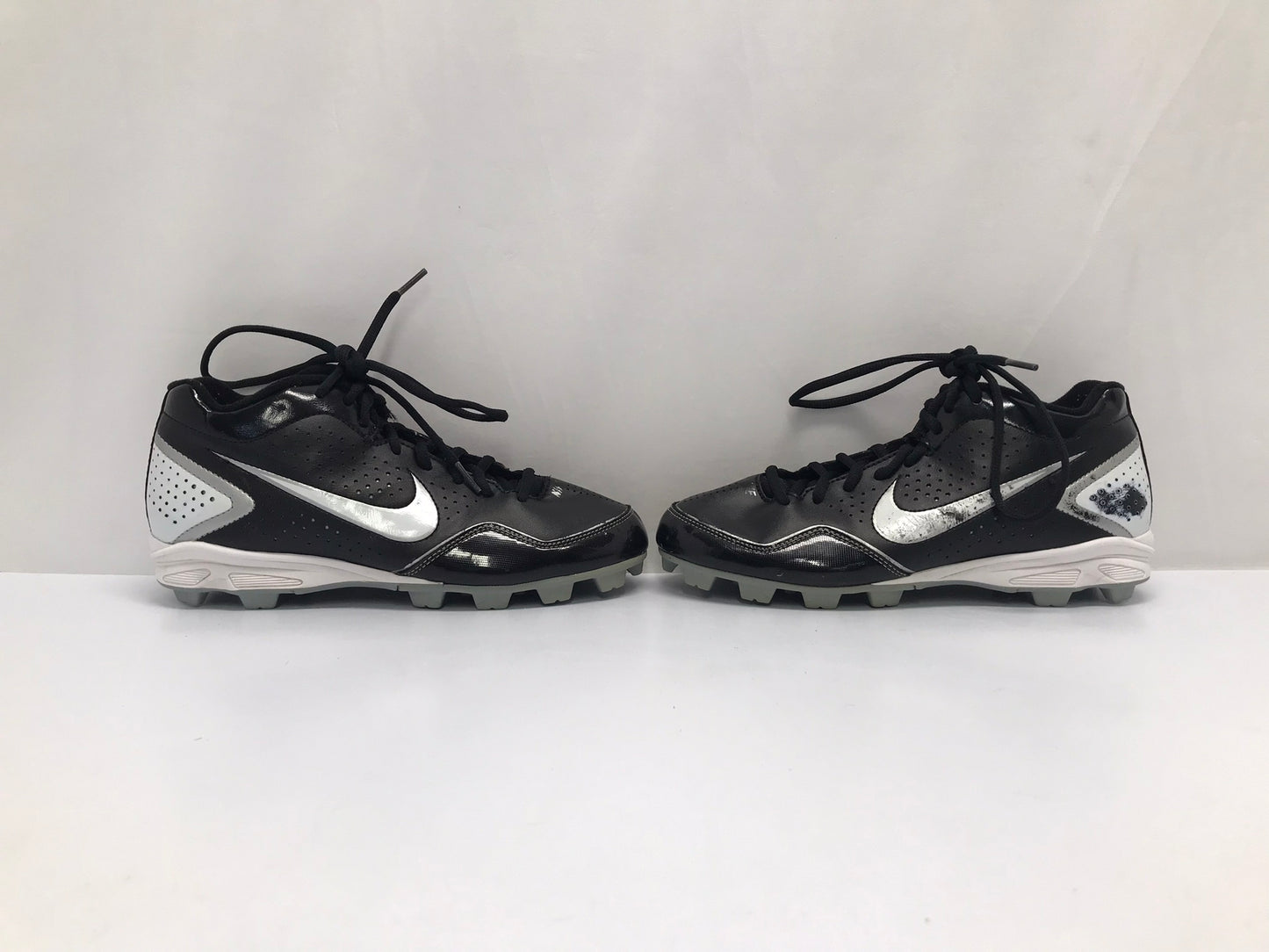 Baseball Shoes Cleats Men's Size 6.5 Nike Black White Some Marks