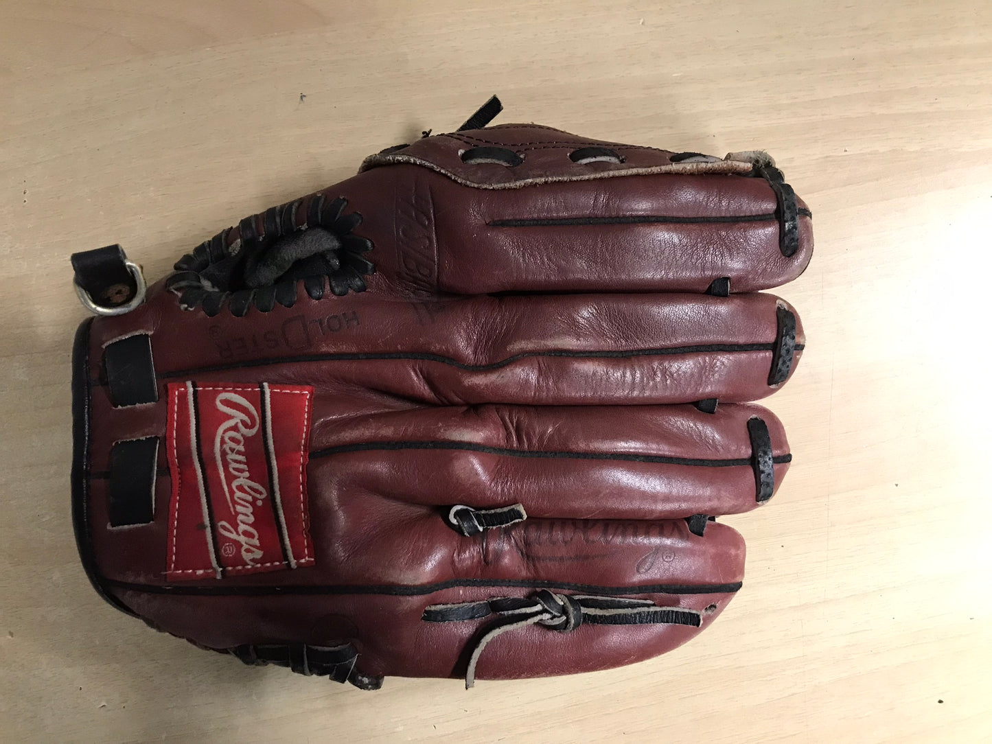 Baseball Glove Adult Size 11 inch Rawlings Deep Brown Leather Fits on RIGHT Hand