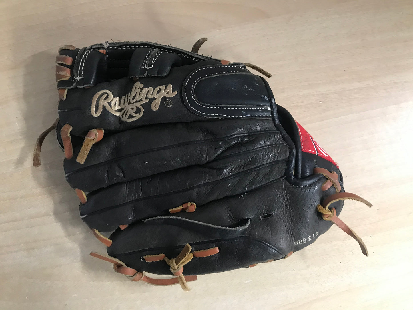 Baseball Glove Adult Size 11 inch Rawlings Soft Leather Black Brown Fits on Left Hand