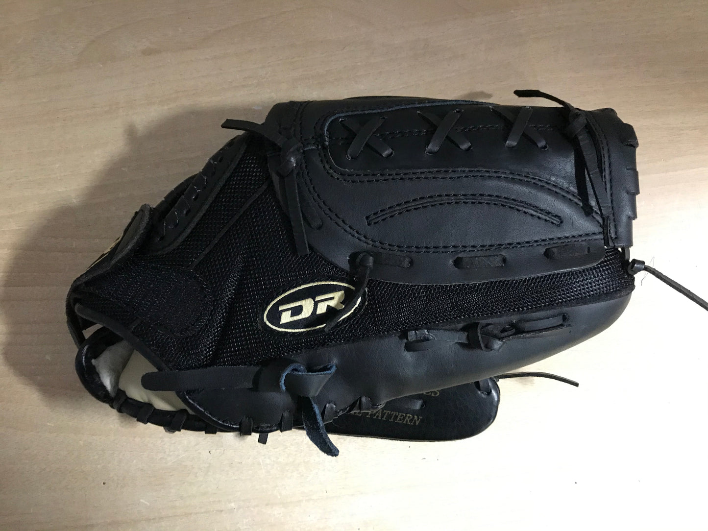 Baseball Glove Adult Size 12.5 inch DR Black Fits on LEFT Hand NEW DEMO MODEL