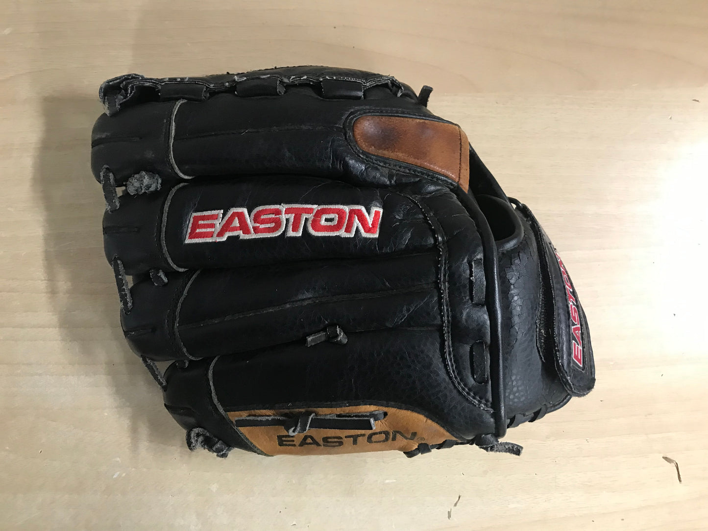 Baseball Glove Adult Size 12.5 inch Easton Black Brown Leather Fits on LEFT Hand