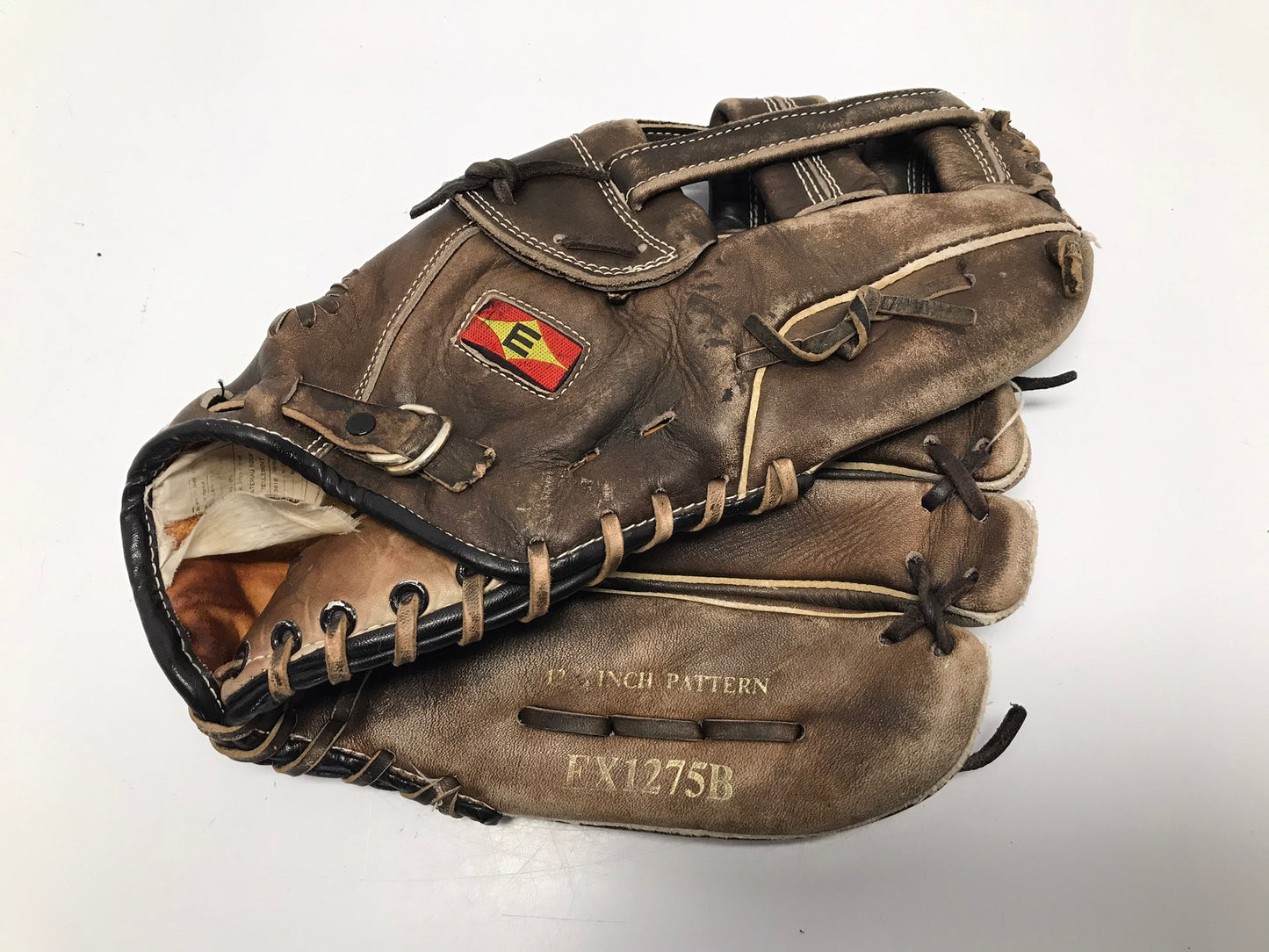 Baseball Glove Adult Size 12.5 inch Easton Leather Brown Black Fits Left Hand