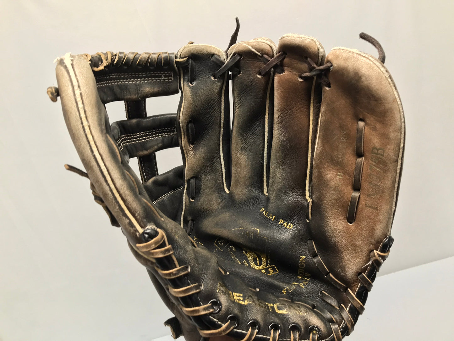 Baseball Glove Adult Size 12.5 inch Easton Leather Brown Black Fits Left Hand