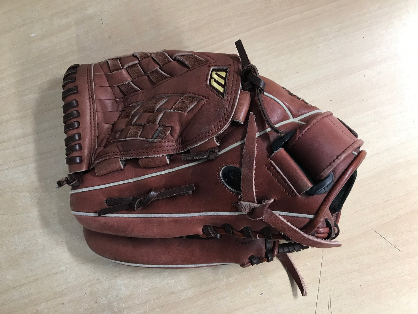 Baseball Glove Adult Size 12 inch Mizuno Brown Leather Fits on RIGHT Hand