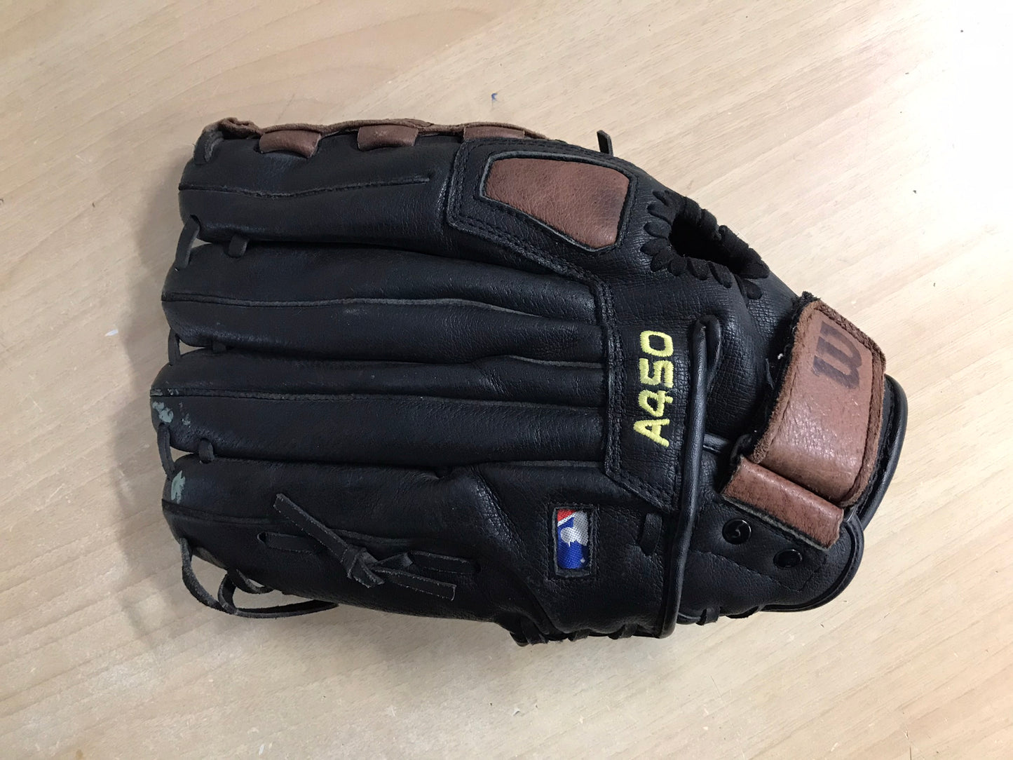 Baseball Glove Adult Size 12 inch Wilson A450 Black Brown Leather Fits on Left Hand Excellent