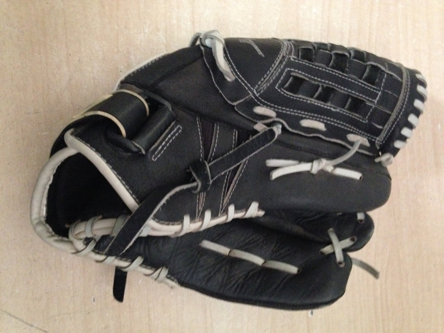Baseball Glove Adult Size 13 inch Nike Professional  Black Soft Leather Excellent Fits on Left Hand