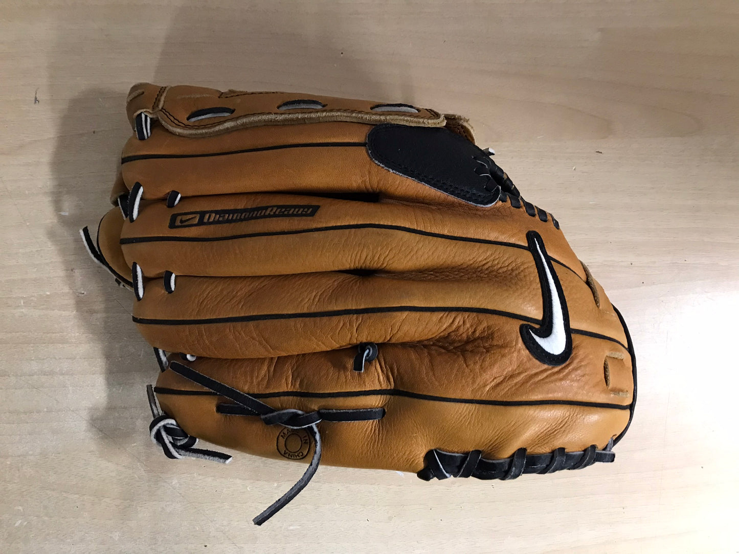 Baseball Glove Adult Size 13 inch Nike Tan Black Leather Fits on Left Hand As New