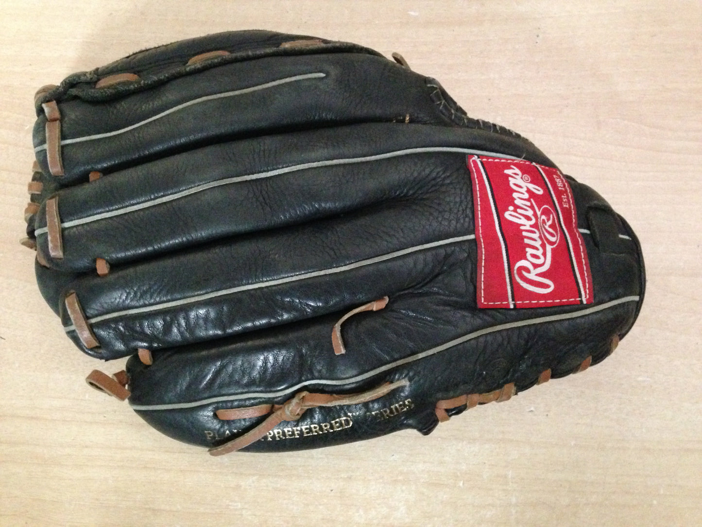 Baseball Glove Adult Size 13 inch Rawlings Black Brown Soft Leather Fits on Left Hand