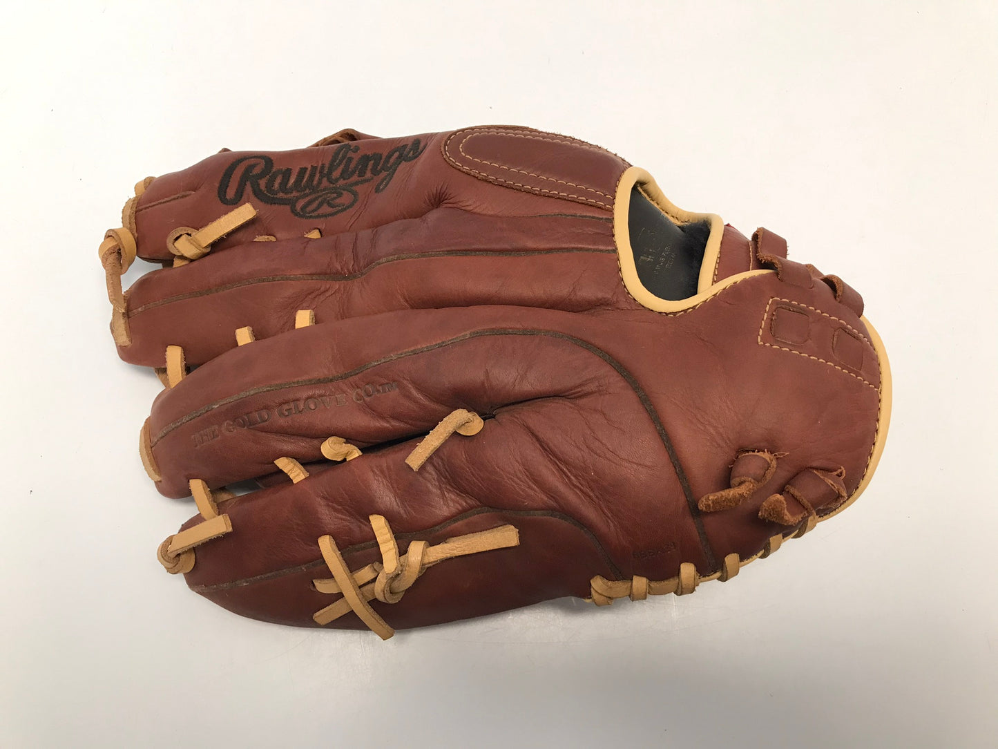 Baseball Glove Adult Size 13 inch Rawlings Fits On Left Hand Outstanding Quality New Demo Model