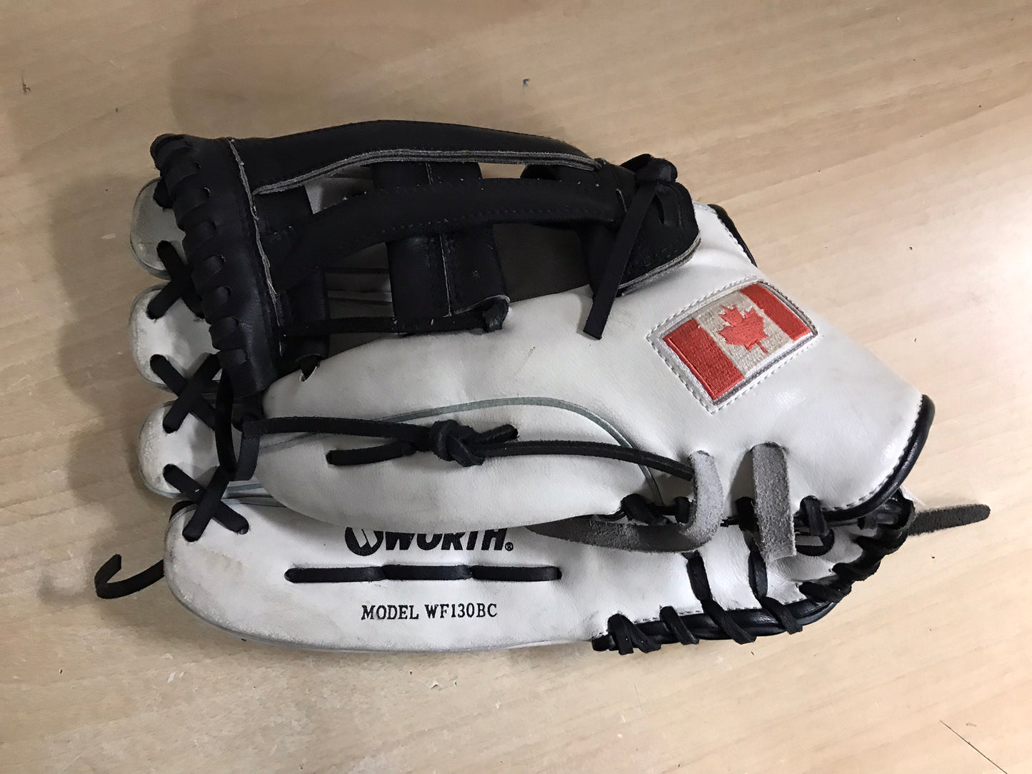 Baseball Glove Adult Size 13 inch Worth Black White Leather Fits on RIGHT Hand