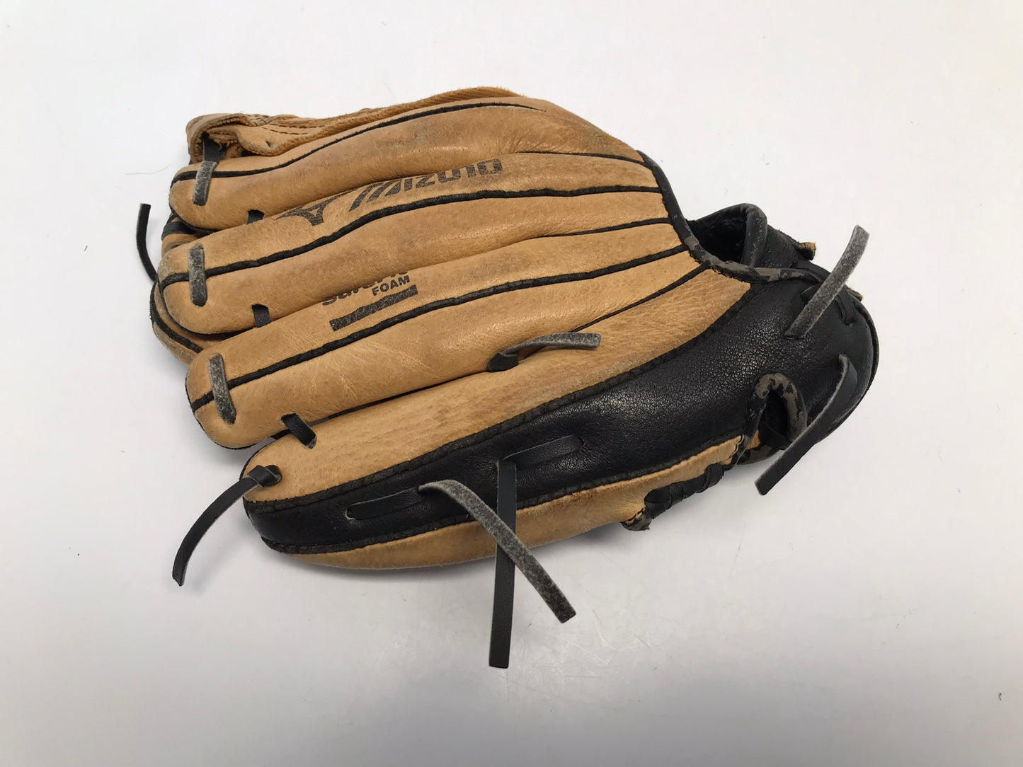 Baseball Glove Child Size 10 inch Mizuno Soft Leather For Child Hand Tan Black Left Hand