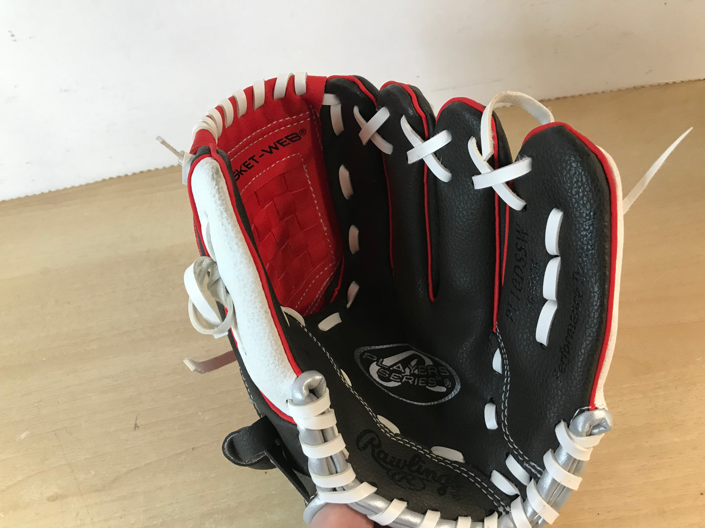 Baseball Glove Child Size 10 inch Rawlings Red Black White Fits on Left Hand Vinyl New Demo Model