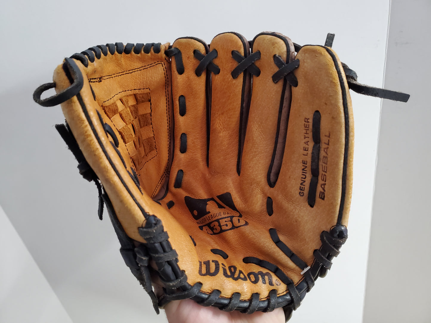 Baseball Glove Child Size 11.5 inch Wilson Brown Leather Fits On Left Hand Excellent