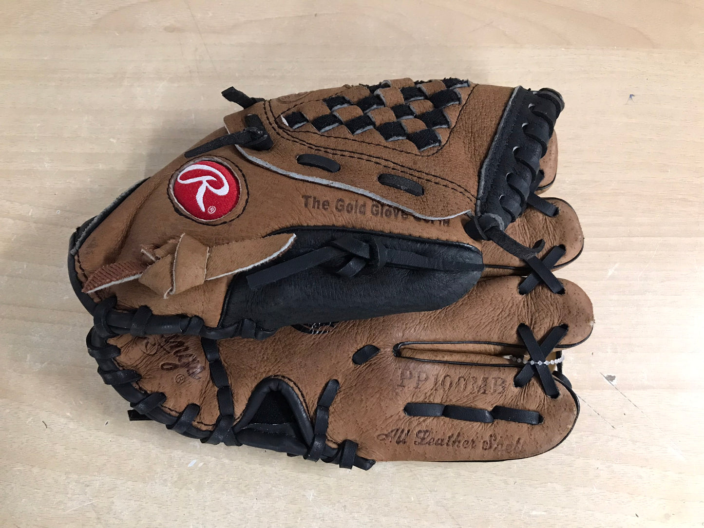 Baseball Glove Child Size 9 inch Rawlings Brown Black Leather Fits on Left Hand Excellent