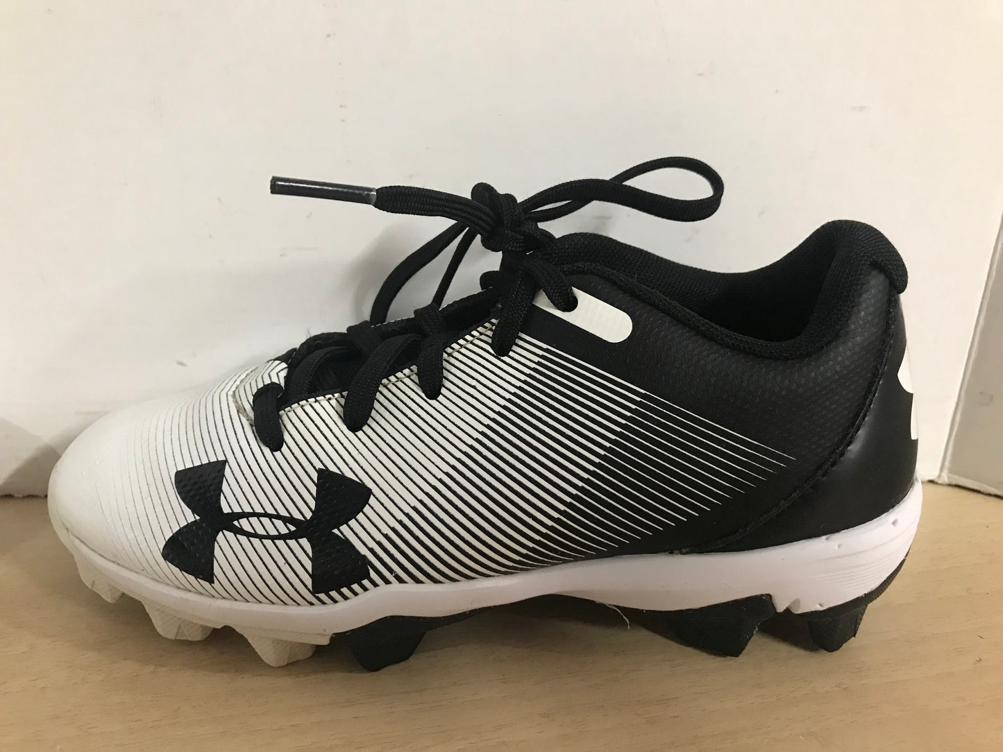 Baseball Shoes Cleats Child Size  13 Under Armour Black White