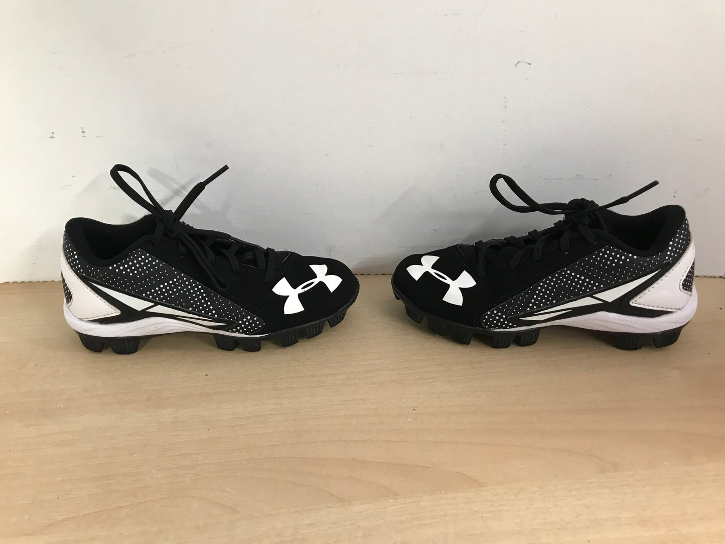 Baseball Shoes Cleats Child Size 13 Under Armour Black White Excellent