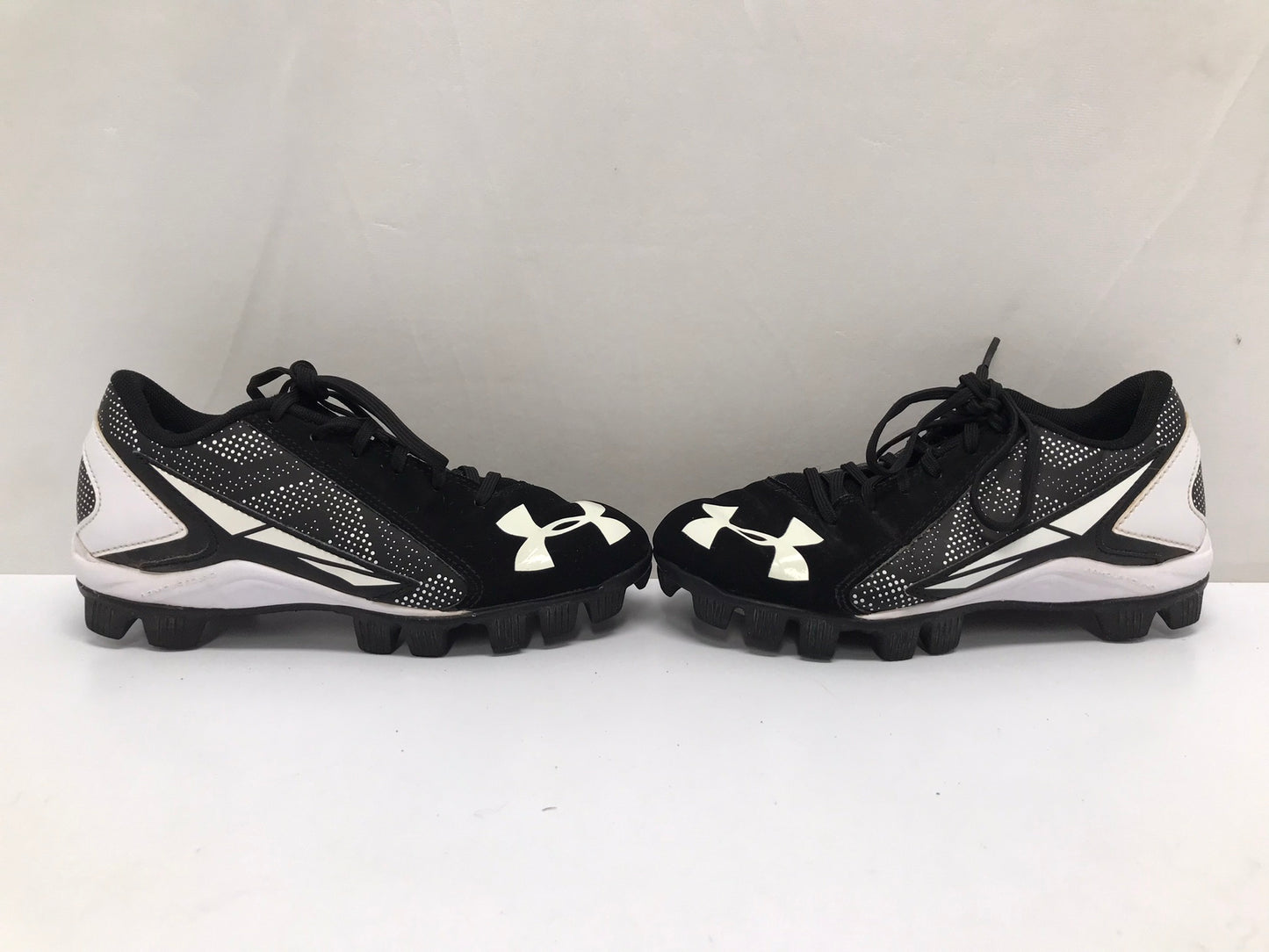 Baseball Shoes Cleats Child Size 2 Under Armour Black White Excellent