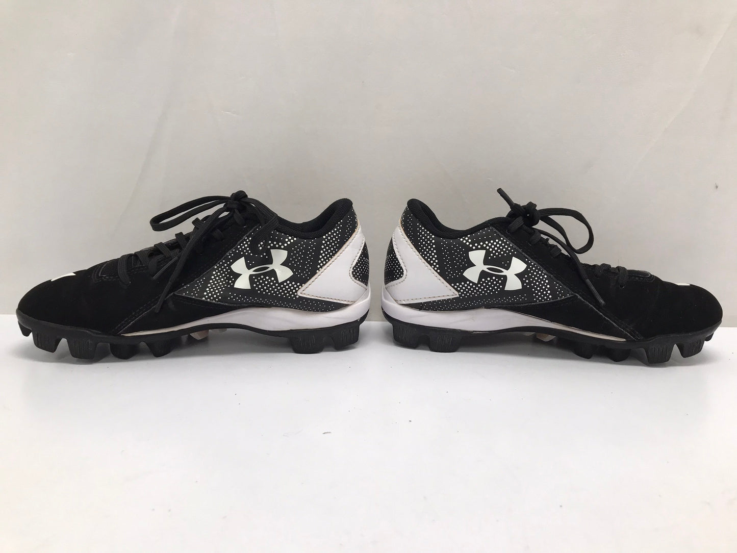 Baseball Shoes Cleats Child Size 2 Under Armour Black White Excellent