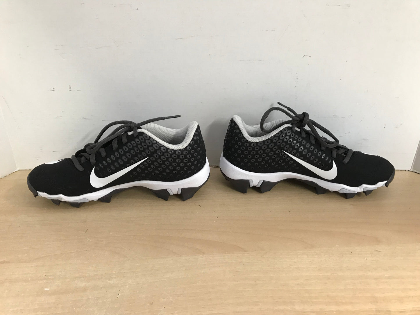 Baseball Shoes Cleats Child Size 3 Nike Vapor Black White Excellent