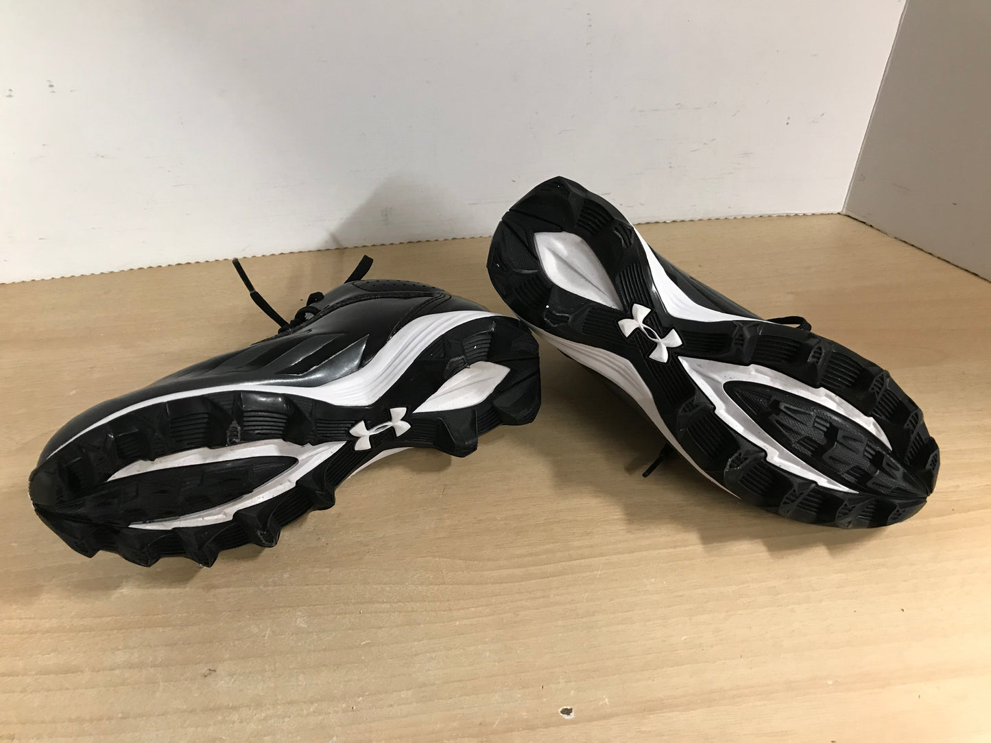 Baseball Shoes Cleats Child Size 3 Under Armour As New