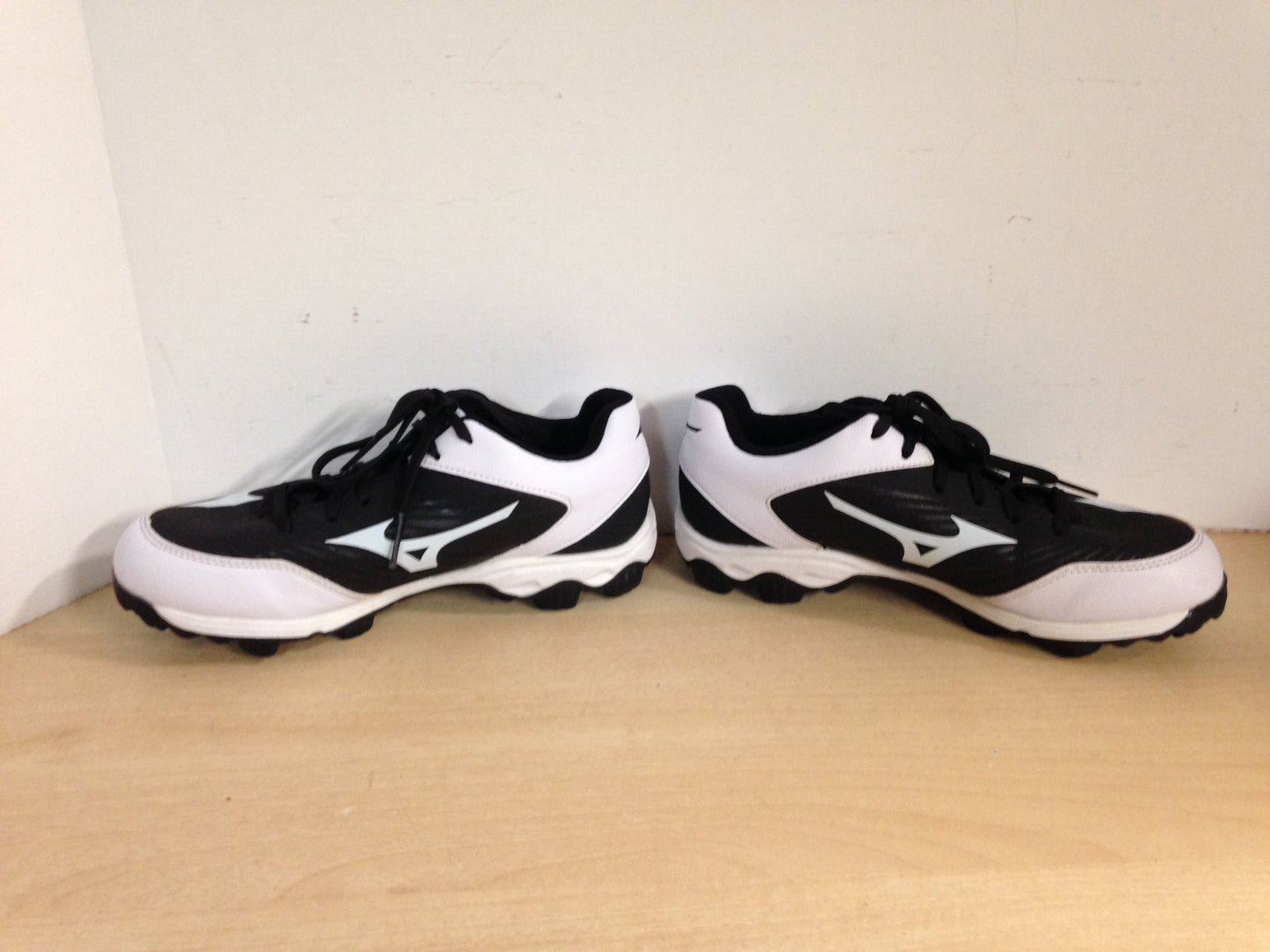 Baseball Shoes Cleats Child Size 5.5 Mizuno Black White