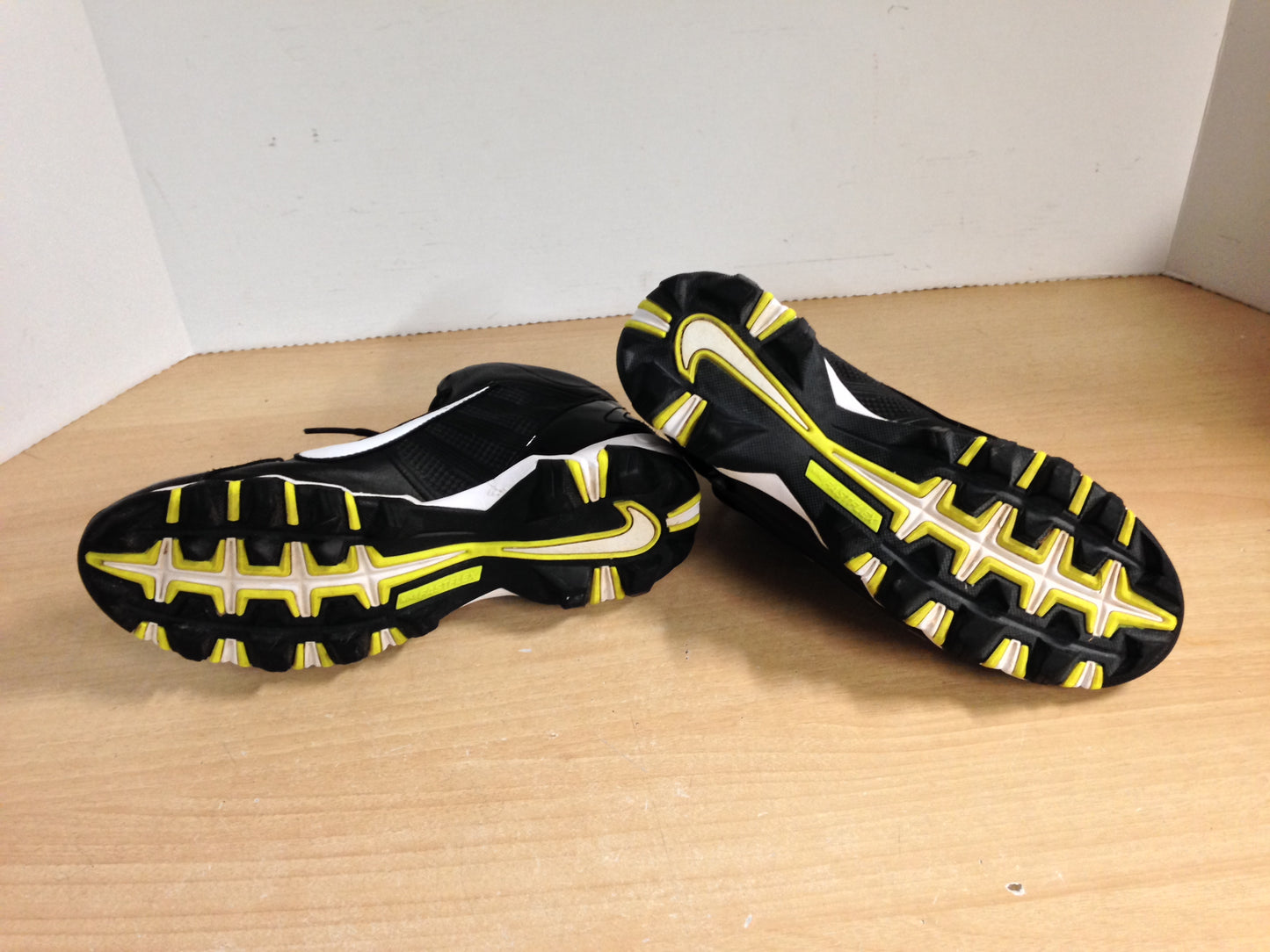 Baseball Shoes Cleats Child Size 5  Nike Black Lime White Lime