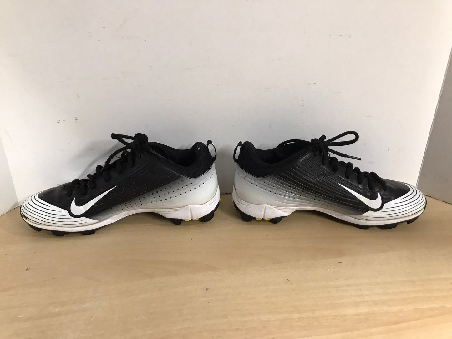 Baseball Shoes Cleats Child Size 6 Nike Vapor Youth Black White Lime Excellent