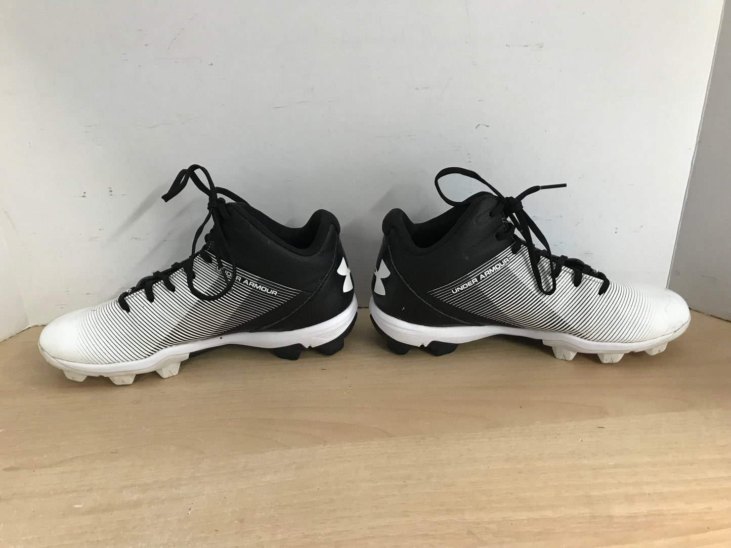 Baseball Shoes Cleats Child Size 6 Youth Under Armour Black White Minor Mark