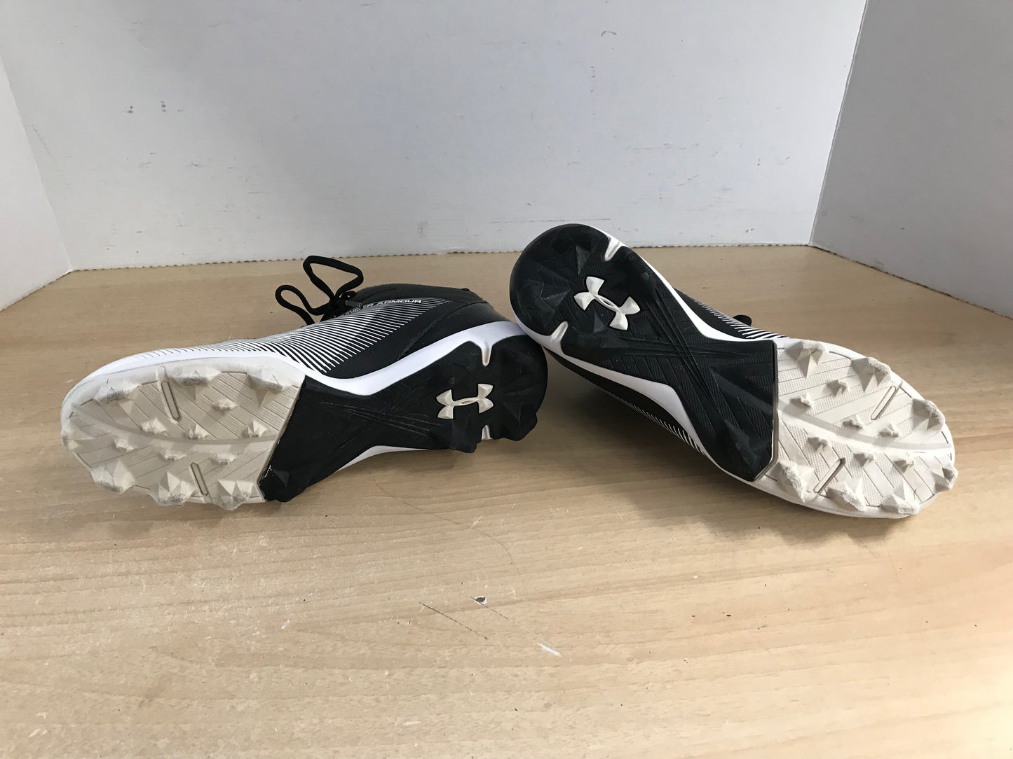 Baseball Shoes Cleats Child Size 6 Youth Under Armour Black White Minor Mark