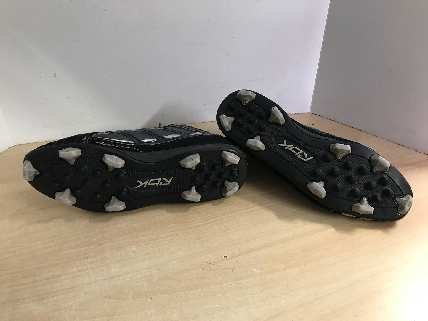 Baseball Shoes Cleats Men's Size 12 RBK Black Grey