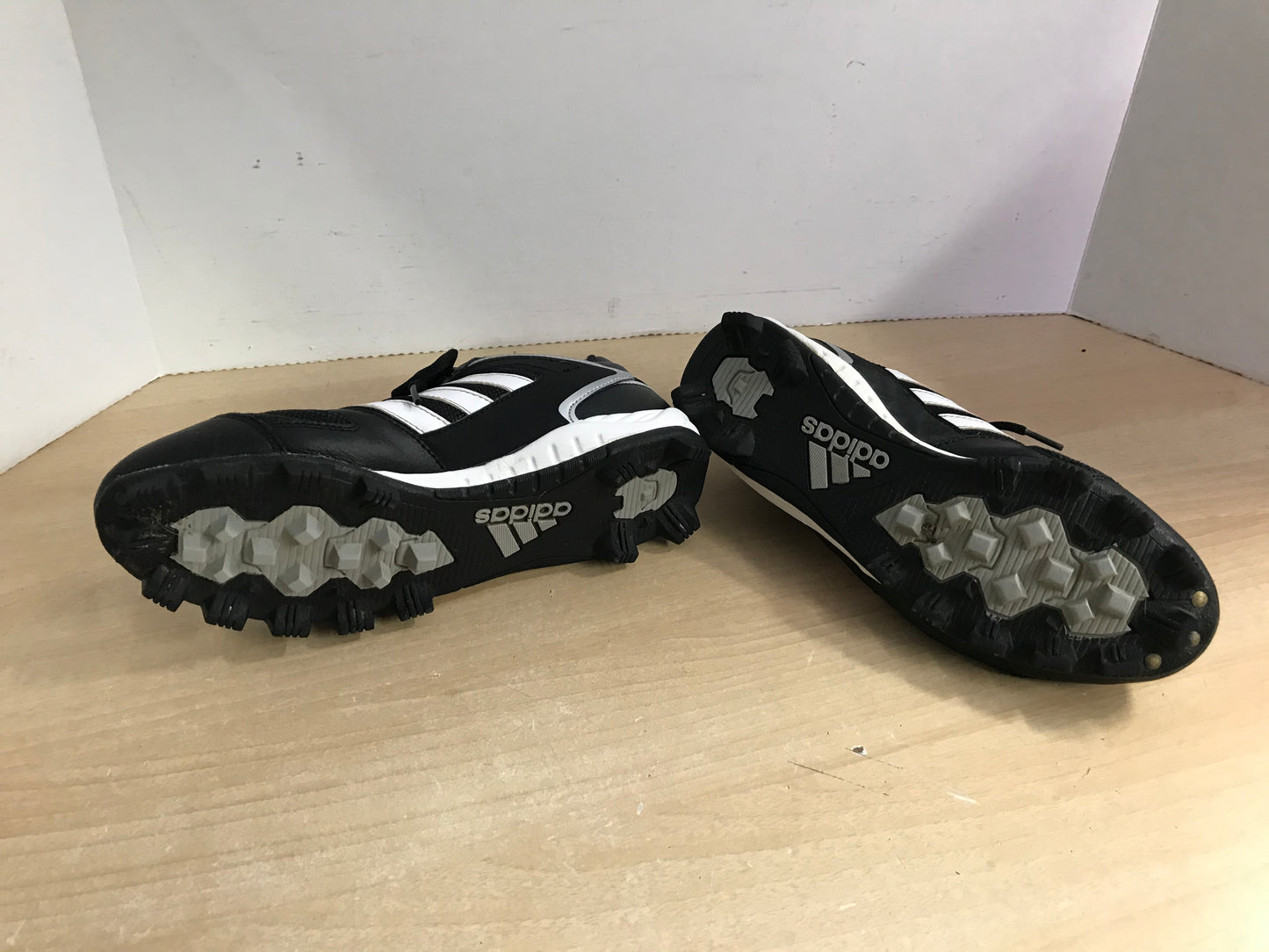 Baseball Shoes Cleats Men's Size 8.5 Adidas  Black Grey