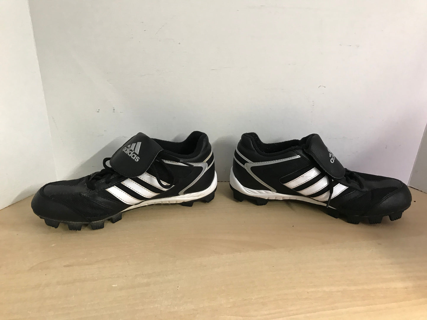Baseball Shoes Cleats Men's Size 8 Adidas  Black Grey