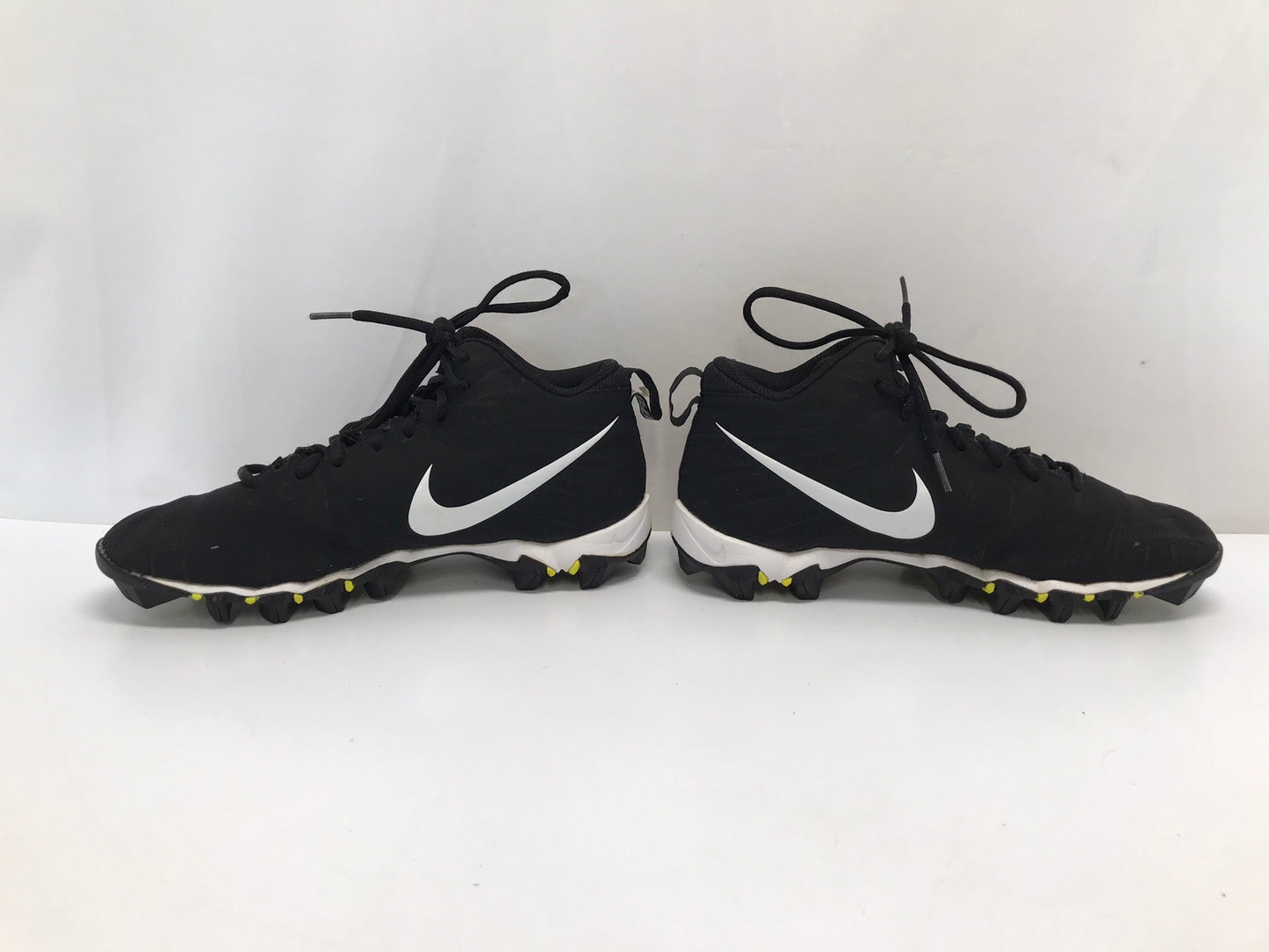 Baseball Shoes Cleats Men's Size 8 Nike Alpha Black White Excellent