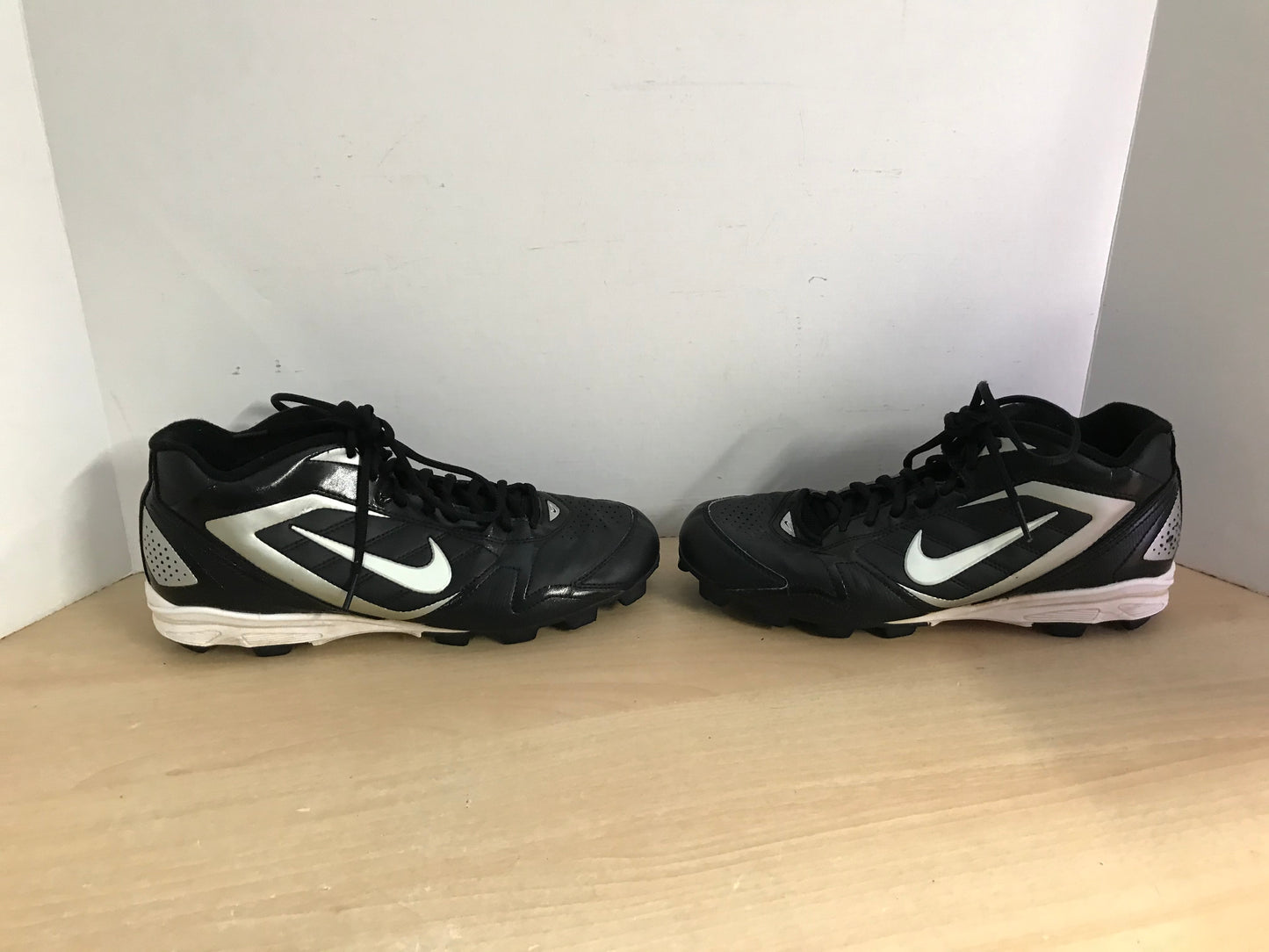 Baseball Shoes Cleats Men's Size 9 Nike Black White