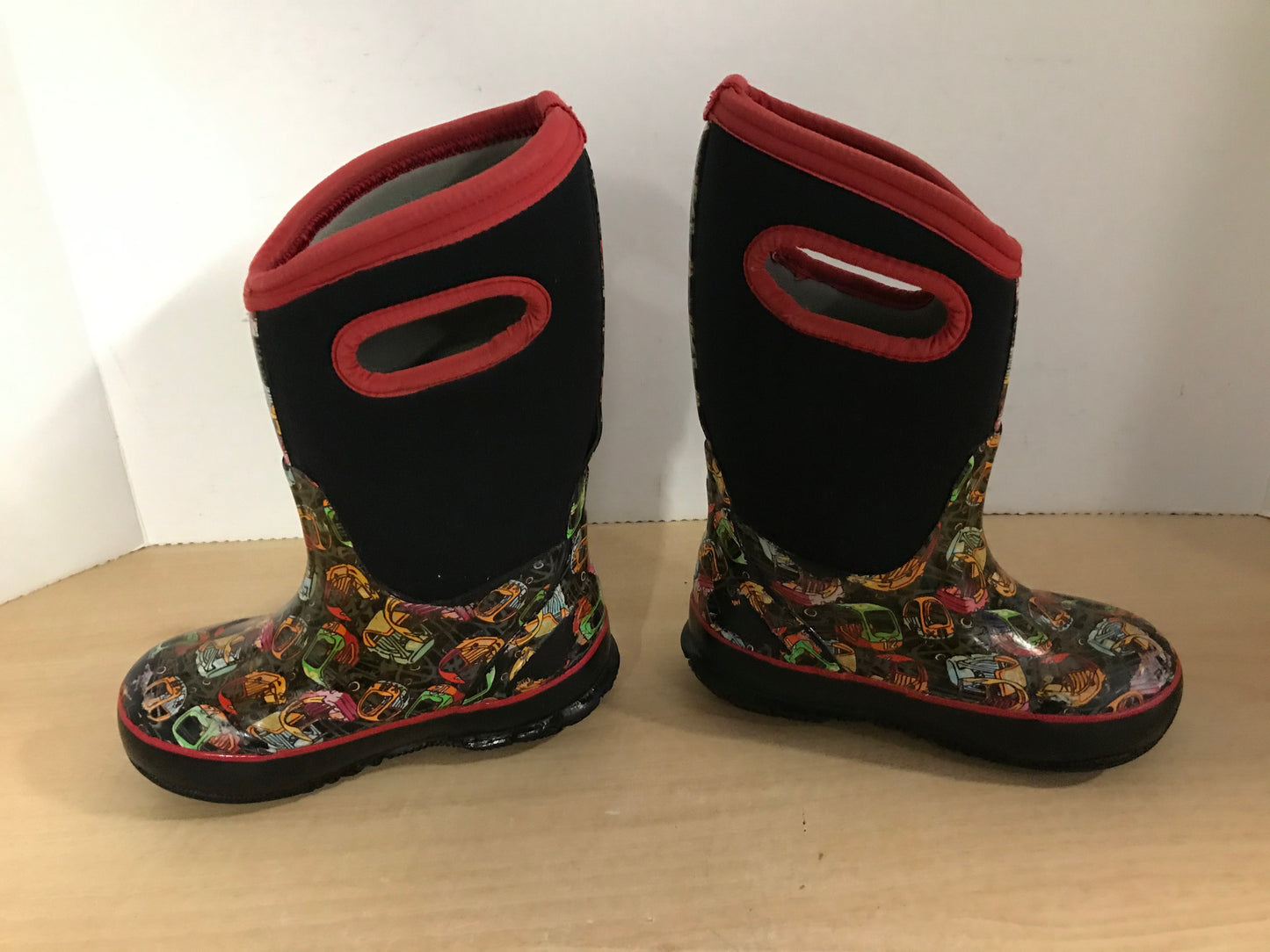 Bogs Brand Child Size 10 Black Multi With Cozy Coupe Cars Neoprene Rubber Rain Winter Snow Waterproof Boots