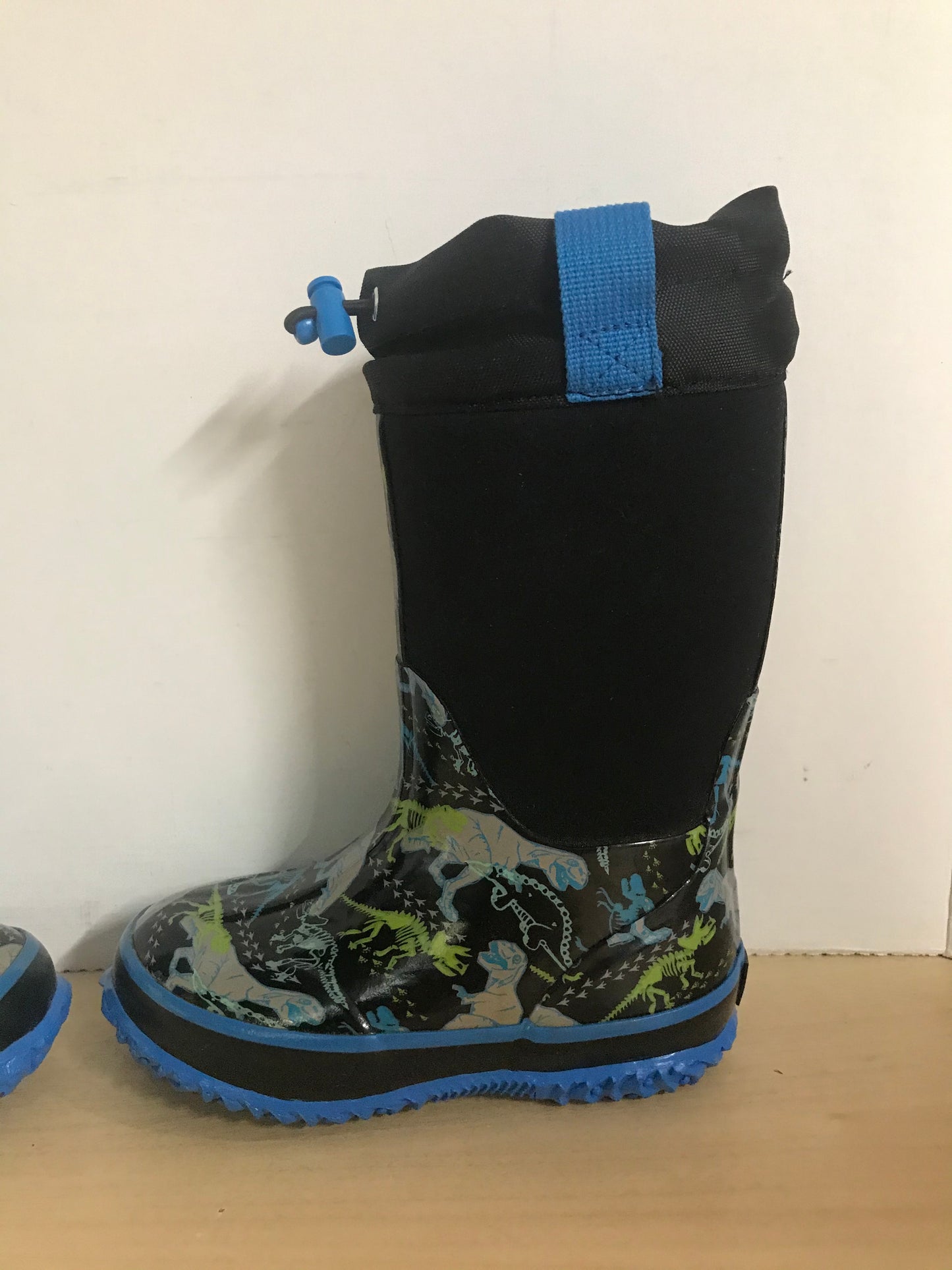 Bogs Style Child Size 11 Cougar Black Blue Dinosaurs Neoprene Rubber Rain Winter Snow Waterproof Boots New Demo Model