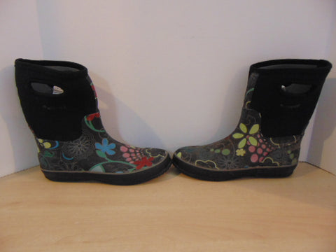 Bogs Style Ladies Size 9 Neoprene Rain Winter Black Blue Multi Minor Wear