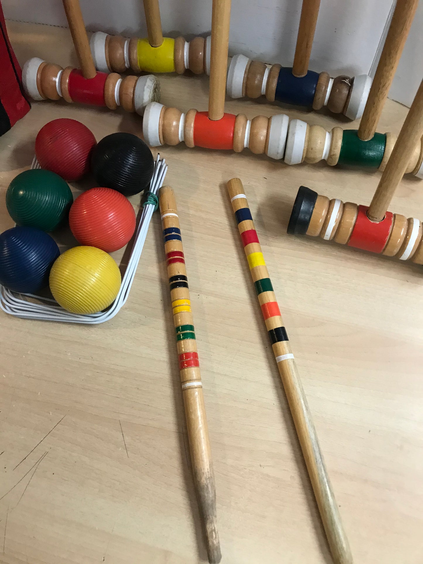 Croquet Wooden Outdoor Fun Set 6 pc Youth - Adult 28 inch Shaft Assorted Set Carry Case