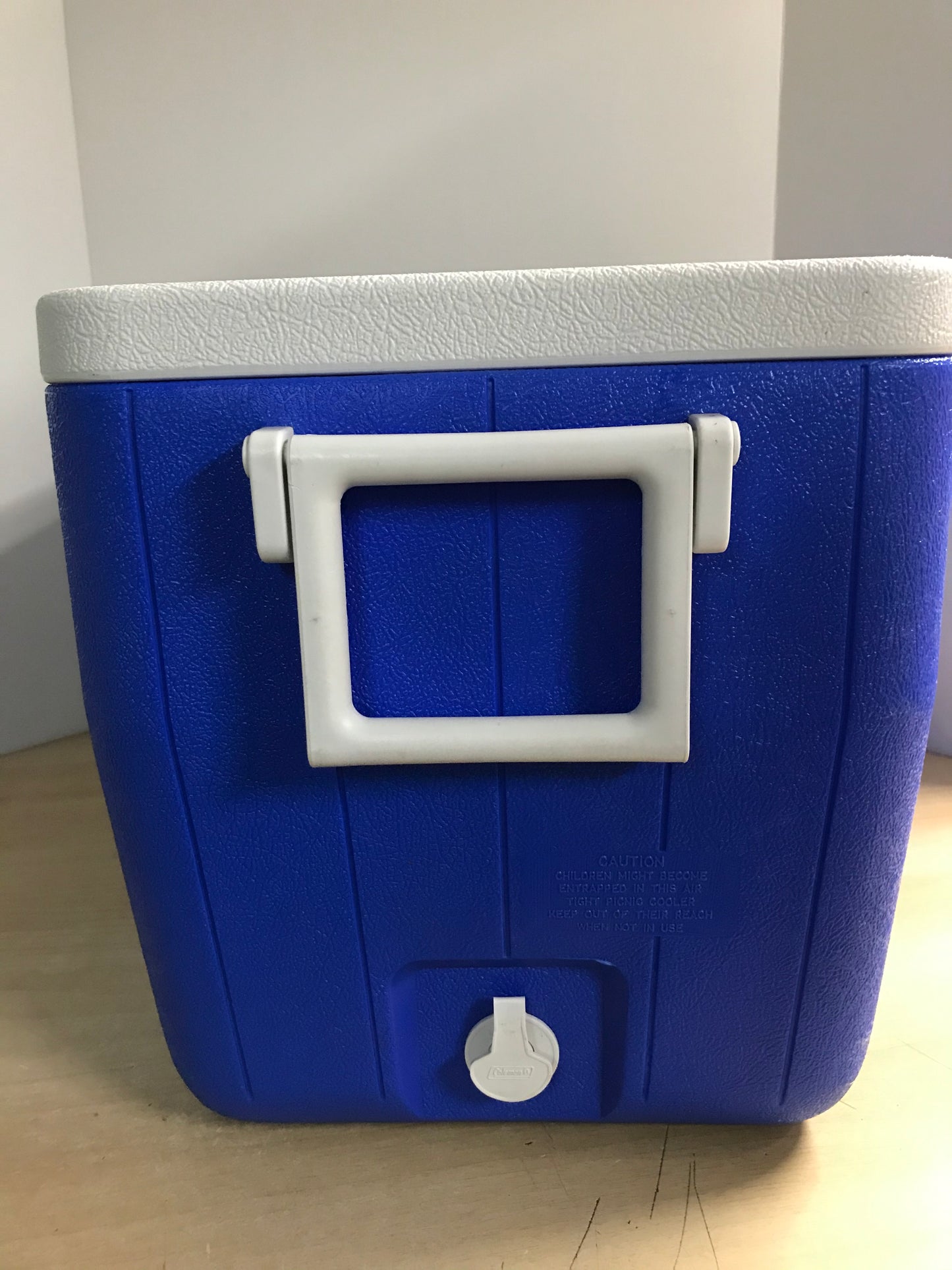 Camping Adventures Cooler Coleman Chest 48 Quart With Plug Keeps Ice 3 Days As New Blue White