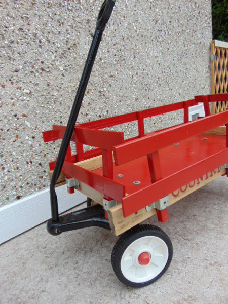 Child's Wagon Country Estate Wood With Rubber Wheels Excellent Condition
