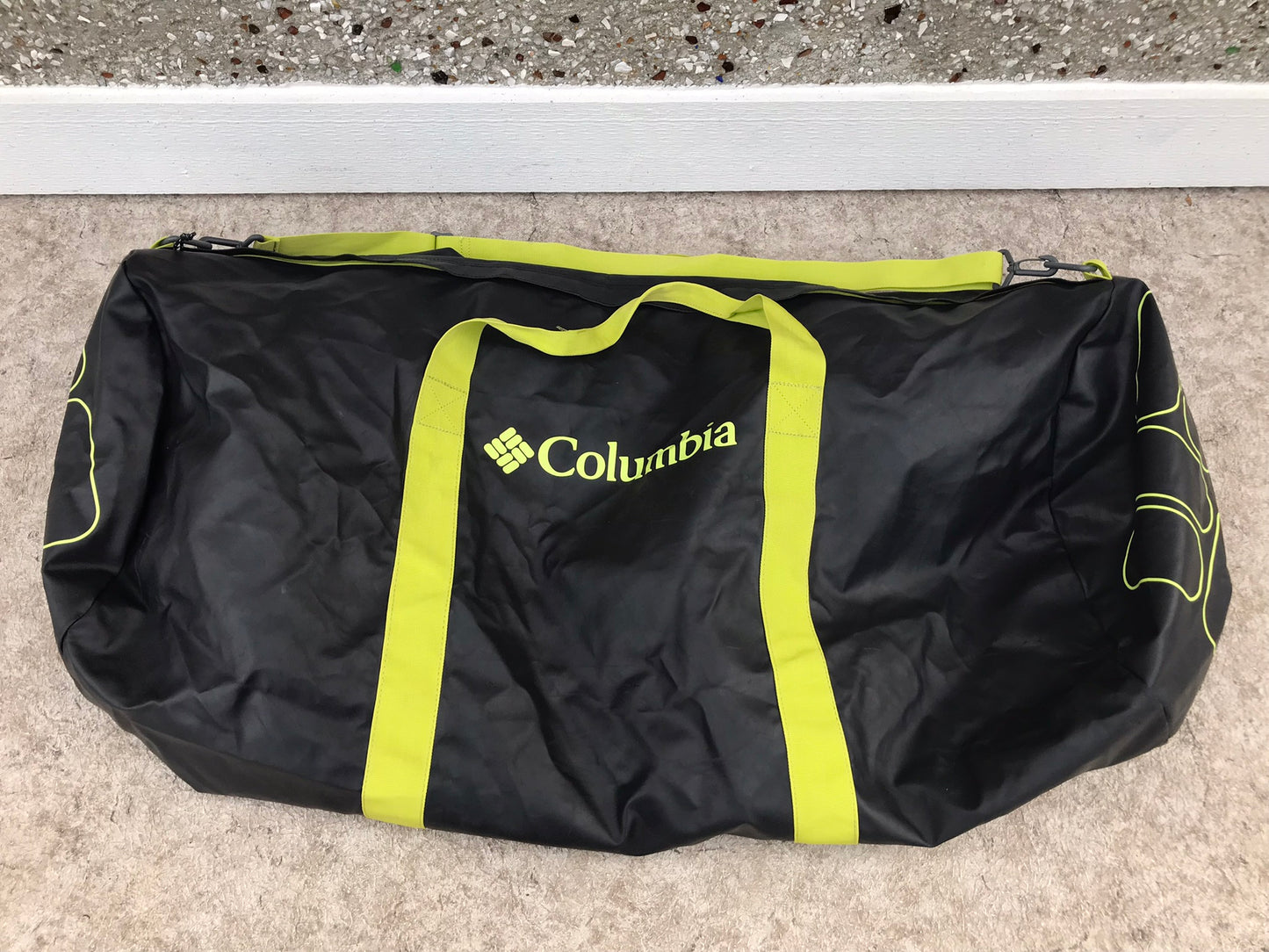 Columbia X Large Dry Sack Waterproof Duffle Camping Sports Gear Bag Excellent As New With Small Gear  Computer Bag All Zippers Perfect