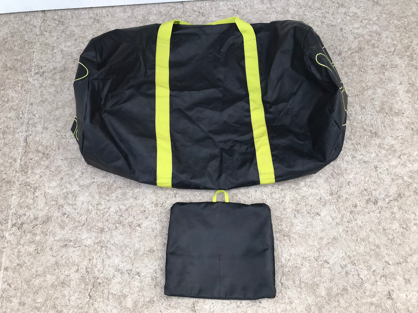 Columbia X Large Dry Sack Waterproof Duffle Camping Sports Gear Bag Excellent As New With Small Gear  Computer Bag All Zippers Perfect